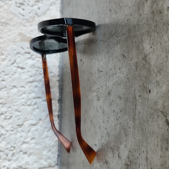 Gucci GG0023S 003 Acetate Oval Sunglasses Black/Gold - Picture 5 of 12